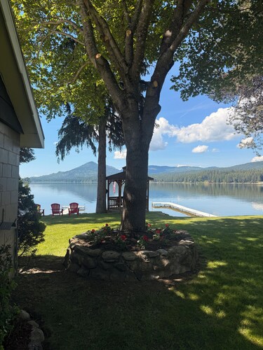 Cocolalla Lake Beachfront Cabin Near Sandpoint ID