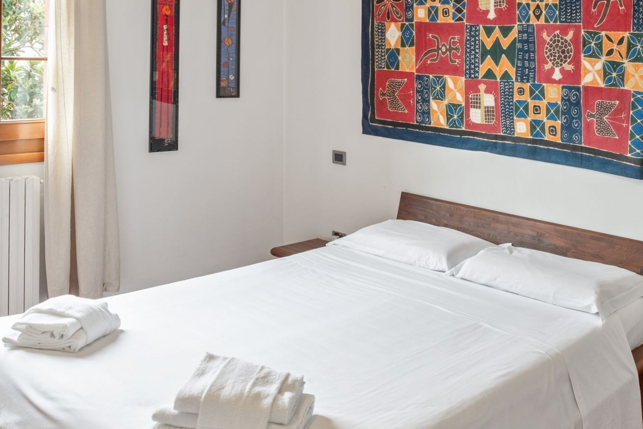 2 bedrooms, iron/ironing board, WiFi