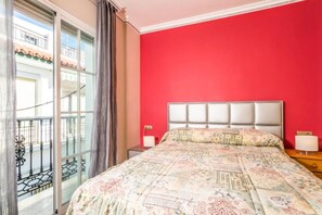 2 slaapkamers, een strijkplank/strijkijzer, gratis wifi, beddengoed