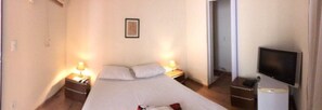 Habitación doble estándar | 1 habitación, minibar, escritorio y wifi gratis
