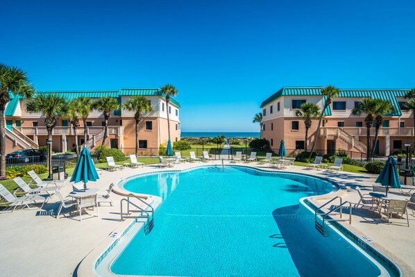 Outdoor pool, a heated pool