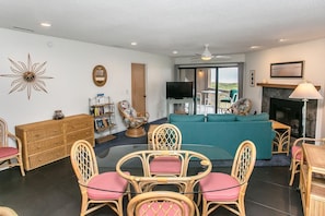 Condo, 2 Queen Beds, Partial Ocean View (HIB-C202 3 Pools Ocean View Free Tix ) | Living room | TV