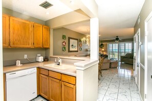 Condo, 1 King Bed (SEA -514 2BR Ocean View Pool Free Tix) | Private kitchen
