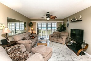 Condo, 1 King Bed (SEA -514 2BR Ocean View Pool Free Tix) | Living room