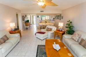 Condo, 1 Queen Bed (SEA -221 3BR Ocean View Pool Free Tix) | Living room