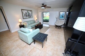 Condo, 1 King Bed, Ocean View (SEA -411 2BR Ocean View Pool Free Tix) | 2 bedrooms, bed sheets