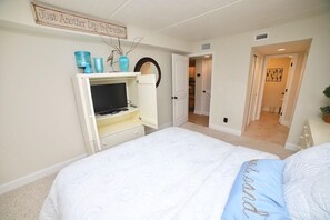 Condo, 1 King Bed, Ocean View (SEA -411 2BR Ocean View Pool Free Tix) | 2 bedrooms, bed sheets