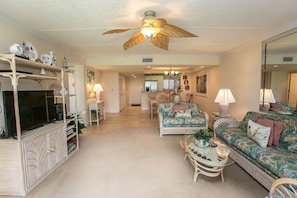 Apartment, 1 King-Bett (SEA -515 2BR Ocean View Pool Free Tix) | 2 Schlafzimmer