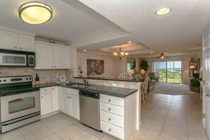 Condo, 1 King Bed (SEA -515 2BR Ocean View Pool Free Tix) | Private kitchen