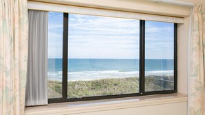 Appart'hôtel, 1 très grand lit (SEA -520 2BR Ocean View Pool Free Tix)