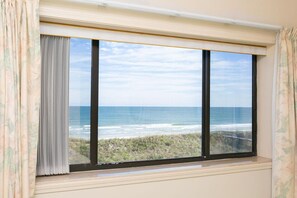 2 عدّة غرف نوم وواي فاي مجانًا وملاءات أسرّة