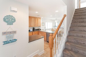 Private kitchen - SEA Haven 512 [3/2.5] Free Activities! & Oceanfront Wifi Pool (St. Augustine)