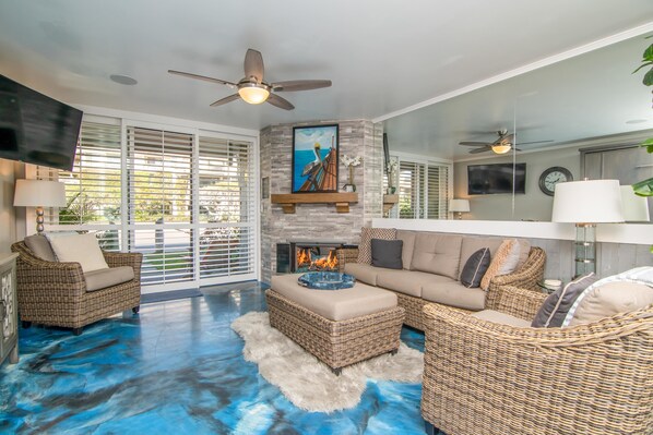 House, Multiple Beds (Paradise Under The Sea) | Living room