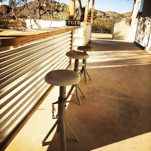 Terrace/patio - Joshua Tree Monument Entrance Outside Your Front Door (Joshua Tree)