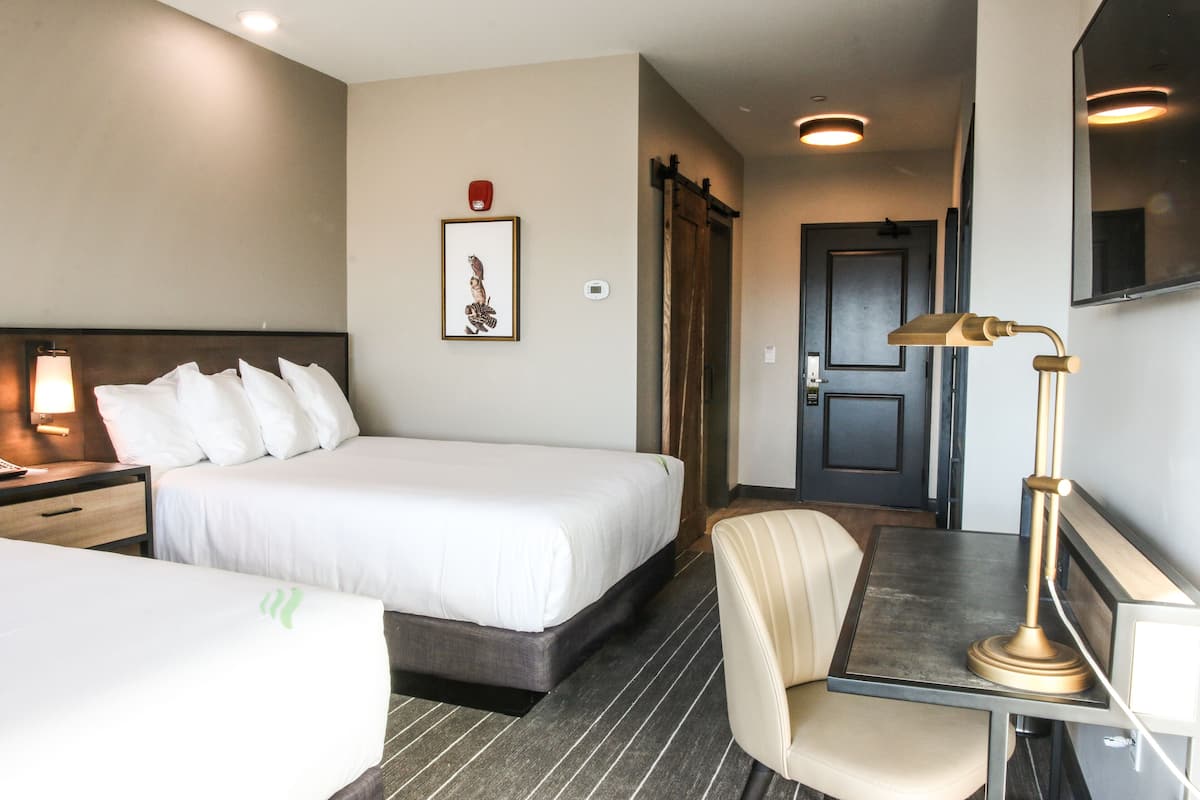 1 bedroom, premium bedding, in-room safe, desk