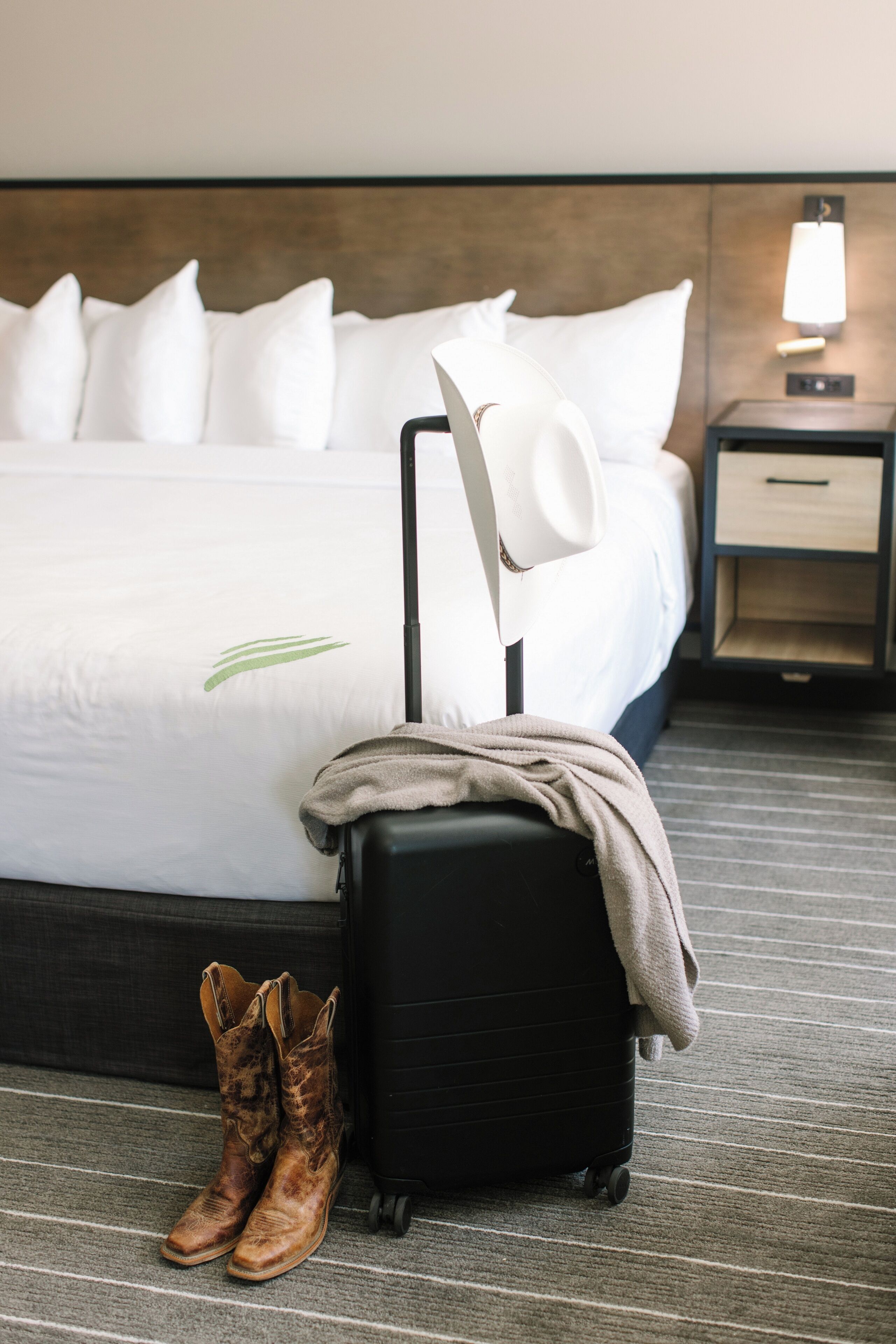 premium bedding, in-room safe, desk, laptop workspace