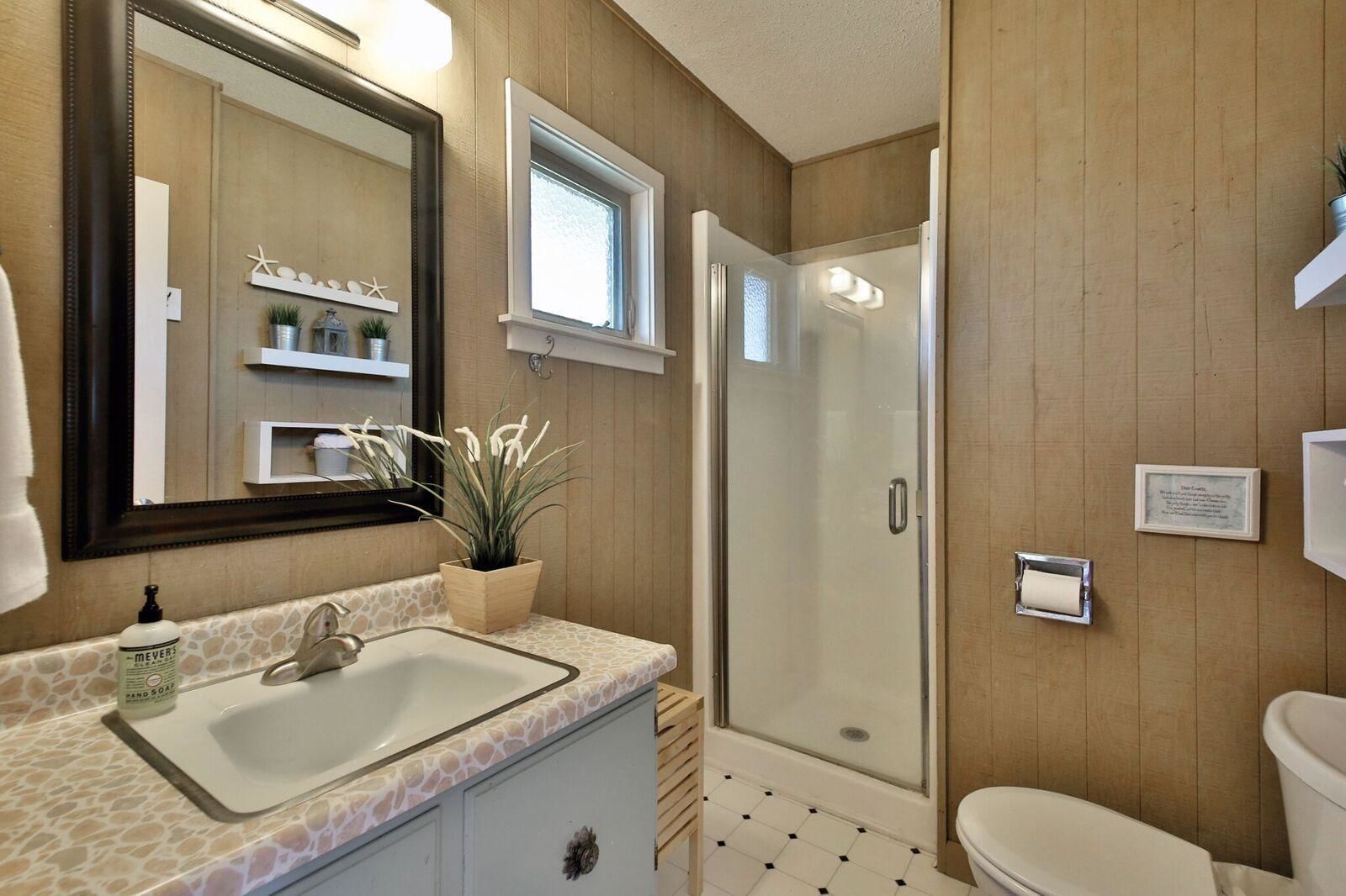 Bathroom amenities