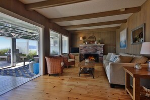 Living room - 259 - Sand Dollar House at Sunlight Beach (Clinton)