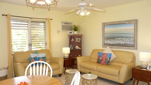 House, Multiple Beds (Seabreeze G-6) | Living area