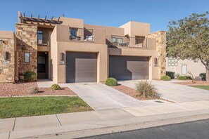 House, Multiple Beds (Sunny Ledgeview Retreat) | Exterior