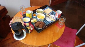 Breakfast area - patio Ferreiro B&B (Cartagena)