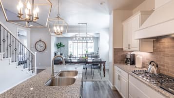 Townhome, Multiple Beds (Southern Hills Escape) | Private kitchen | Fridge, microwave, oven, stovetop
