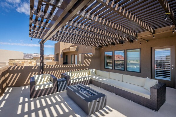 Casa de ciudad, varias camas (Southern Hills Escape) | Balcón