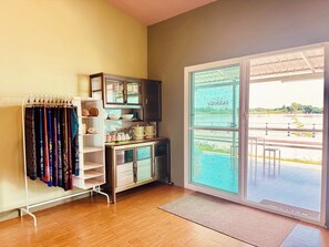 Una taula de menjador 