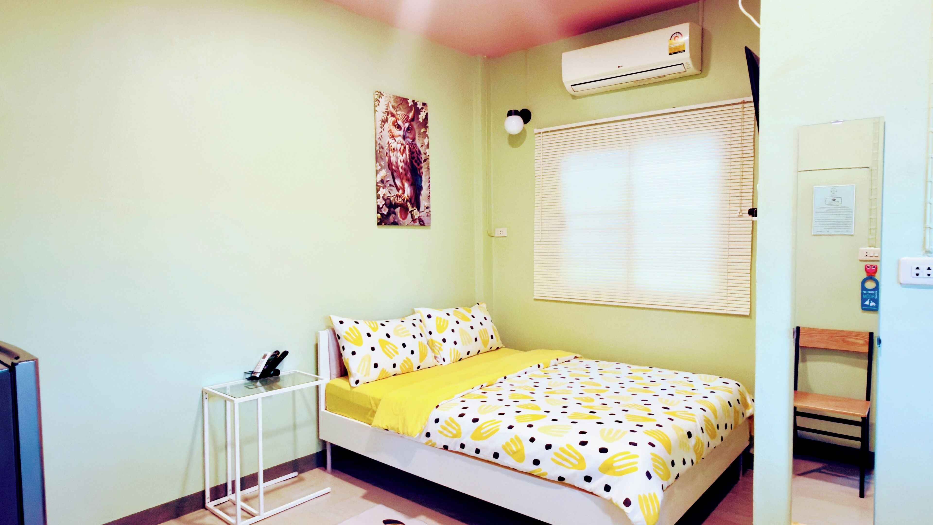 Premium bedding, free minibar, desk, blackout drapes