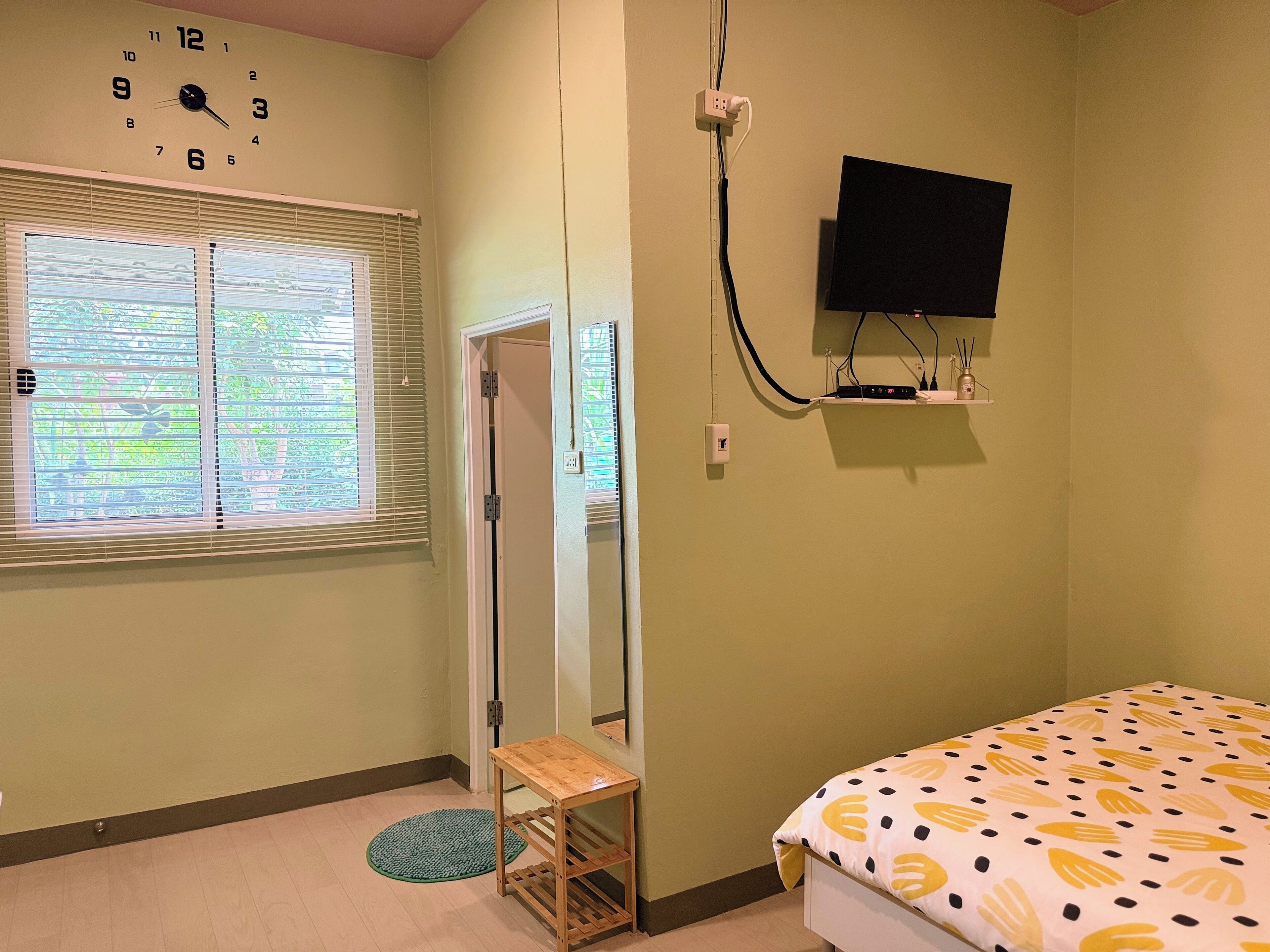 Economy-Zimmer | Hochwertige Bettwaren, kostenlose Minibar, Schreibtisch