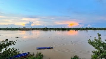 Chèo thuyền