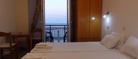 1 chambre, fer et planche à repasser, Wi-Fi, draps fournis