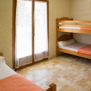 2 camere, ferro/asse da stiro, culla da viaggio, Wi-Fi gratuito