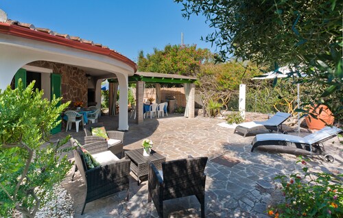 Villa Beach 'Le Saline' 9 people