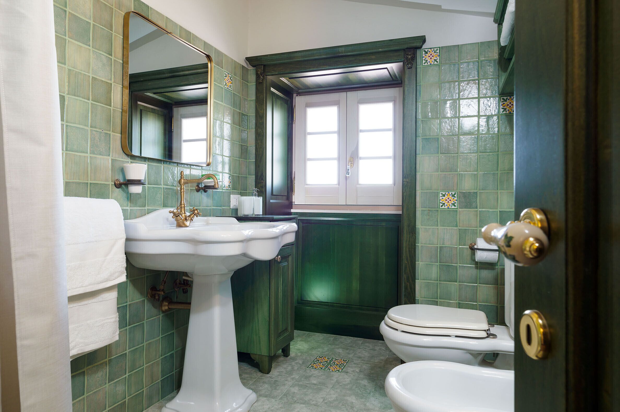 Ducha, secador de pelo, toallas