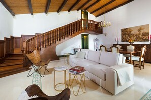 TV - Pool villa, 300 metres from the beach, Fontane Bianche, (Fontane Bianche)