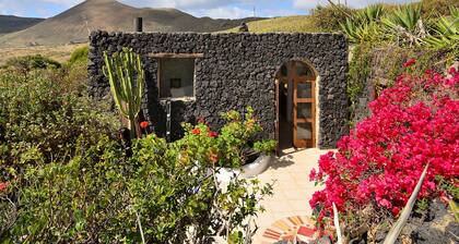 La Bodega â Sur un volcan avec piano, vue sur la mer, terrasse privĂ©e et Wi-Fi