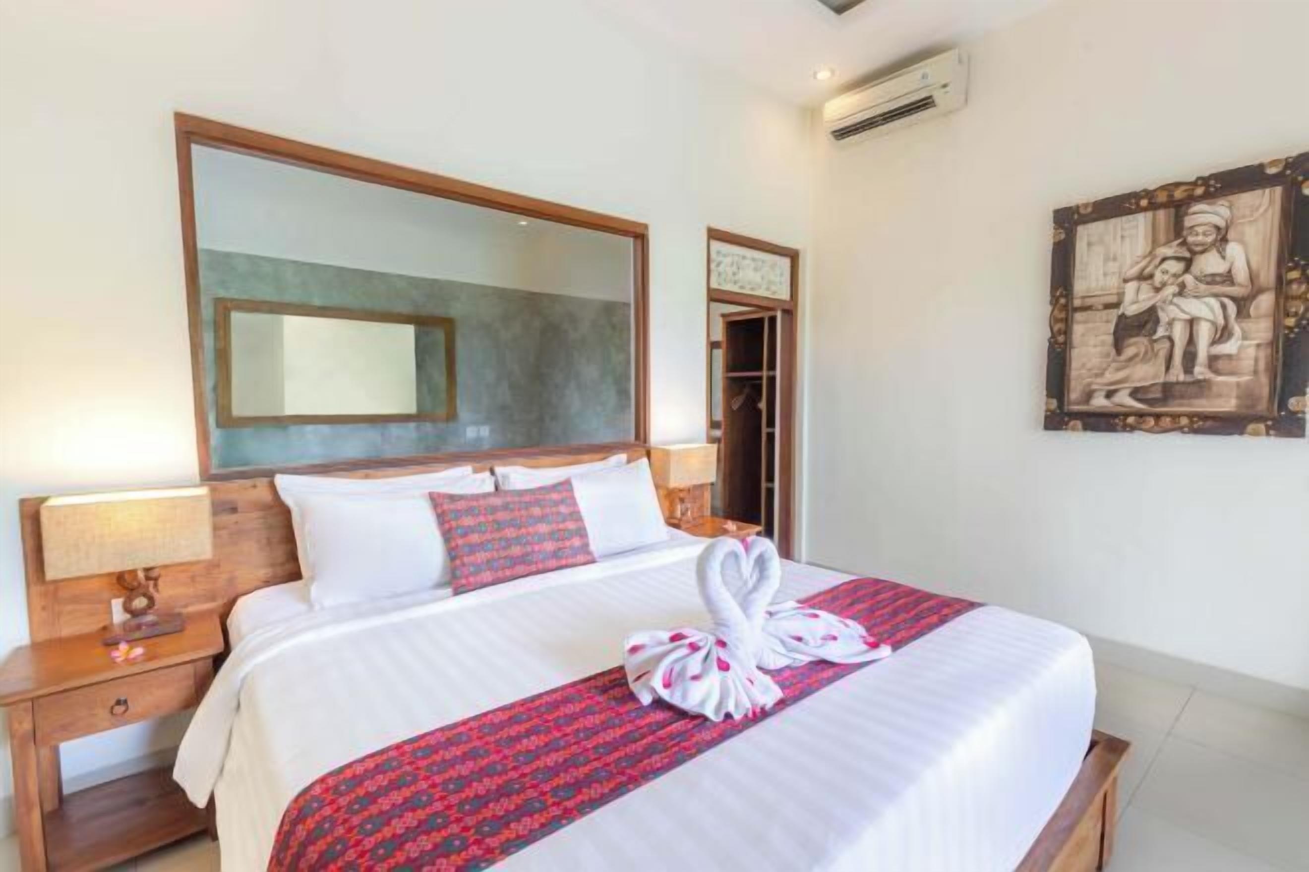 書桌、免費無線上網、床單