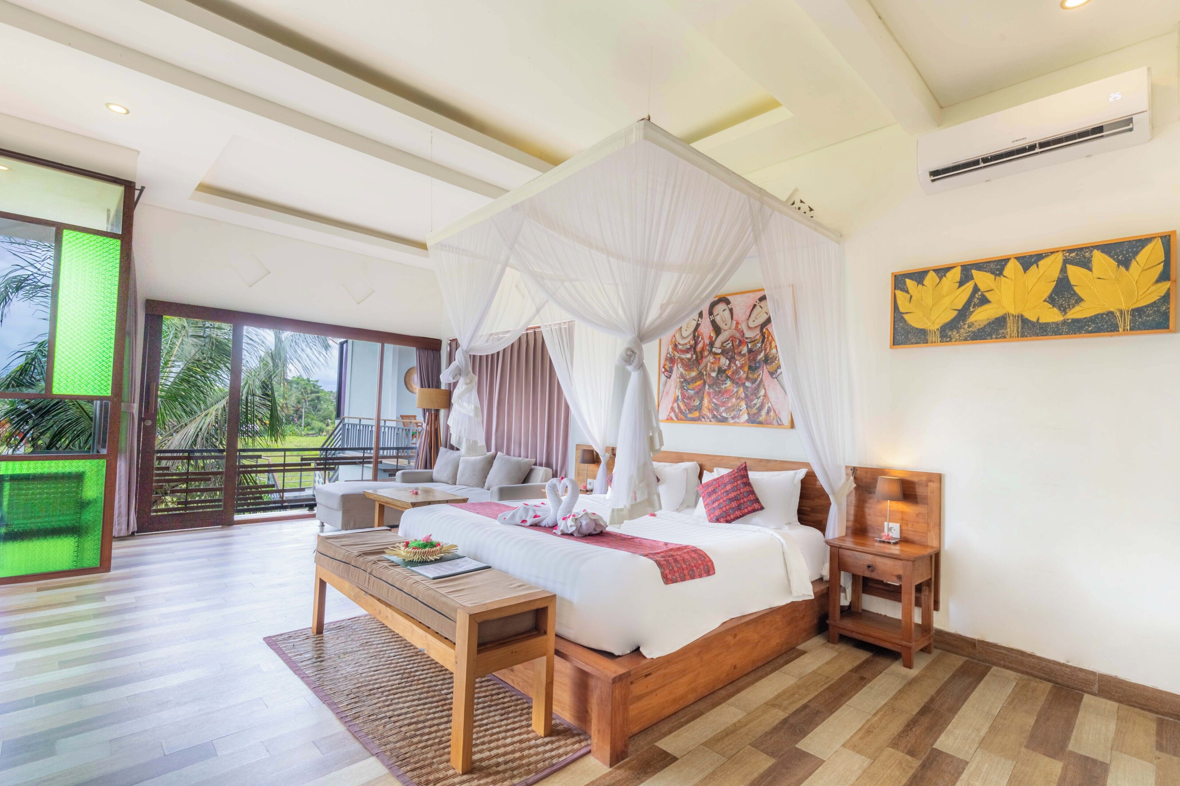 Suite estudio Deluxe, bañera, vistas al jardín | Escritorio, wifi gratis, ropa de cama