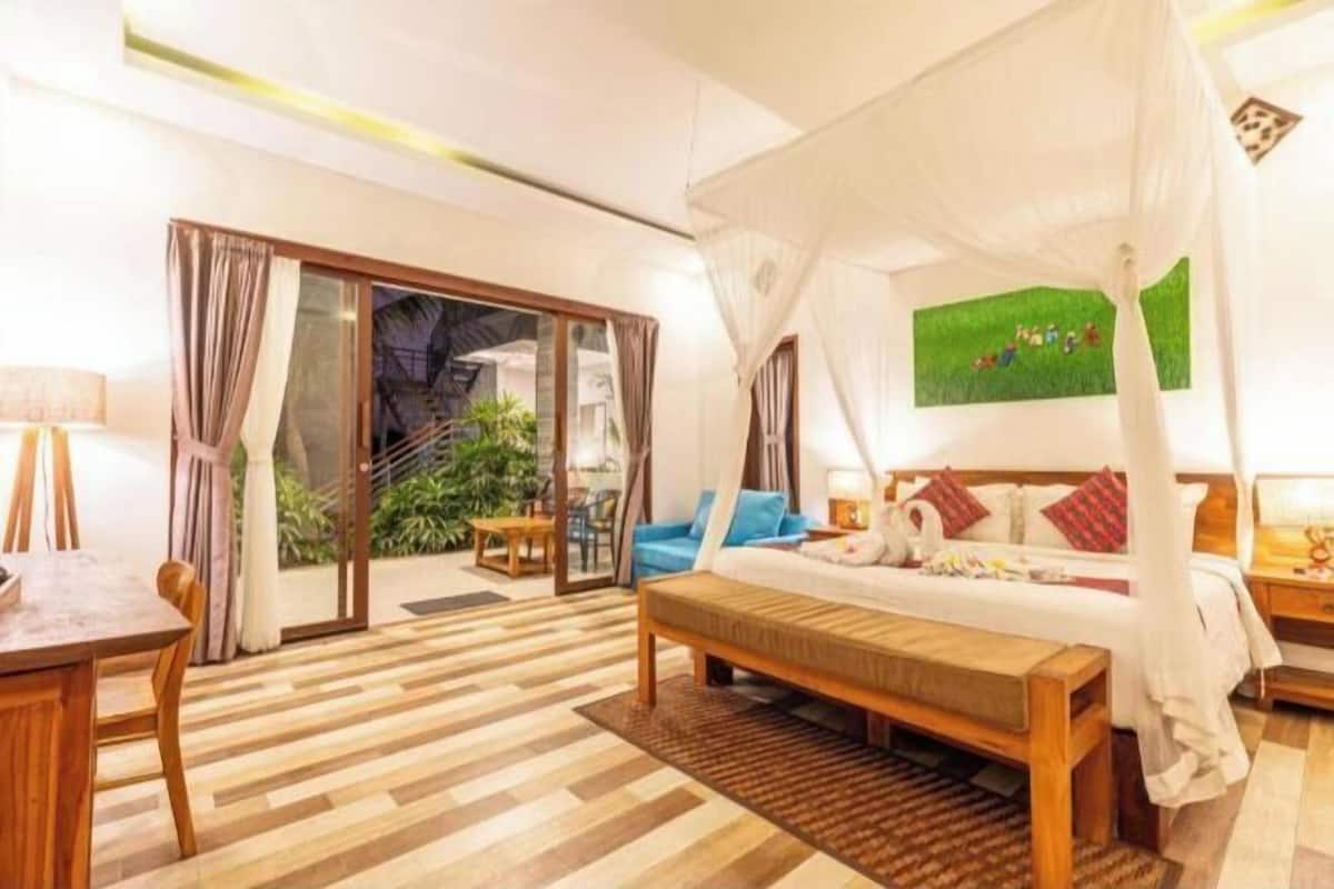 Desk, free WiFi, bed sheets