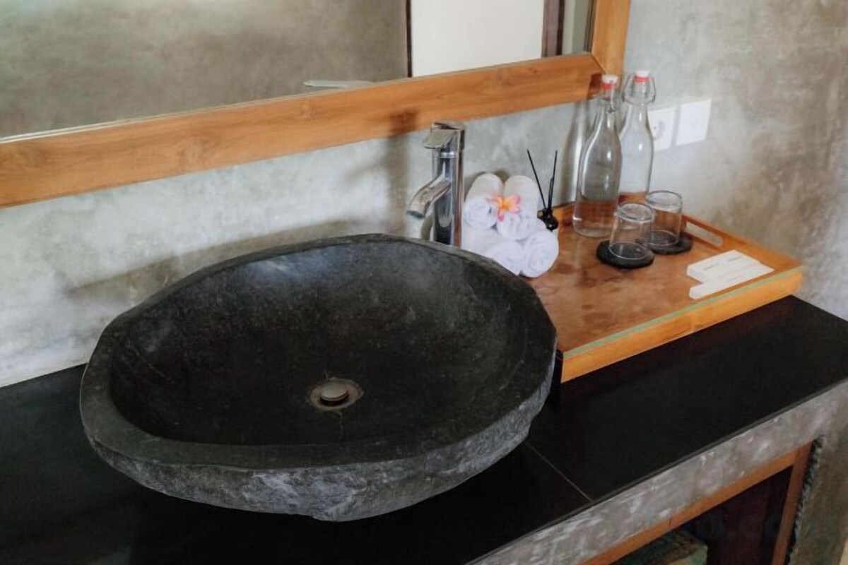 Salle de bain | Douche, savon, shampooing