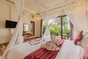 Deluxe Studio Suite, Garden View | Desk, free WiFi - Green Sala Villa (Ubud)