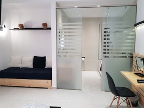 2 habitaciones, tabla de planchar con plancha, wifi y ropa de cama 