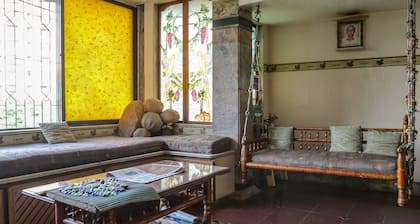 Bambi Radiating Good Ambiance, calm, serene, safe & comfortable home stay!