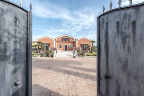 Property grounds - Modica Country Villa - Villa with pool (Modica)