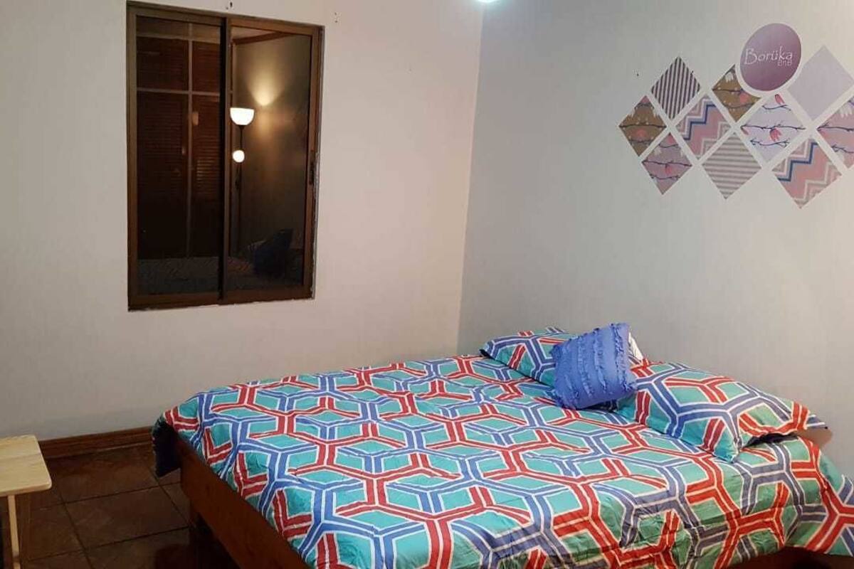 Wi-Fi de cortesia, roupa de cama