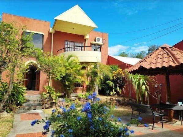 Fachada da propriedade