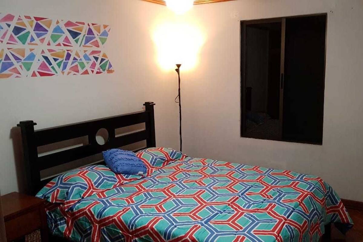 Quarto casal standard (Samara) | Wi-Fi de cortesia, roupa de cama