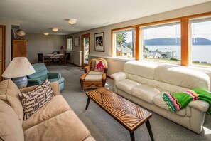 TV, fireplace - Orcas Island, Cypress View #258 (Orcas Island)