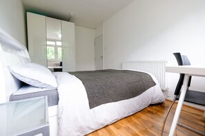 3 bedrooms - MINIMAL rooms in Brick Lane/Shoreditch - ZONE1 (London)